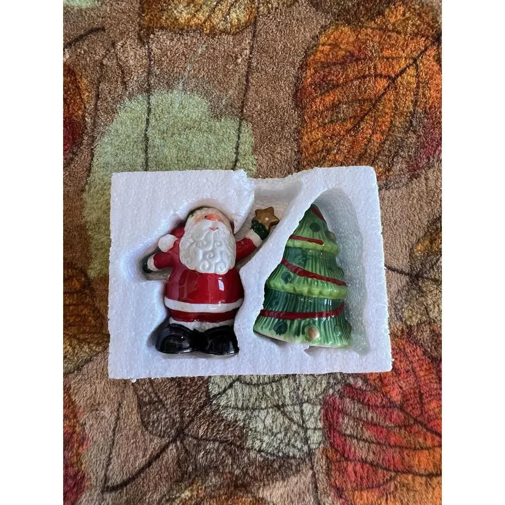 Fitz &‎ Floyd Merry Christmas Santa & Tree Ceramic Salt & Pepper Shakers Set